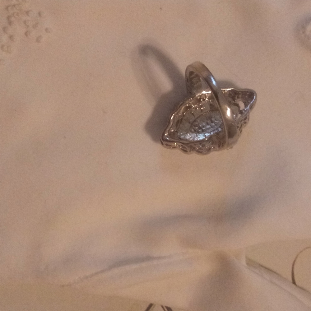 👠COCKTAIL RING!! - Picture 5 of 5